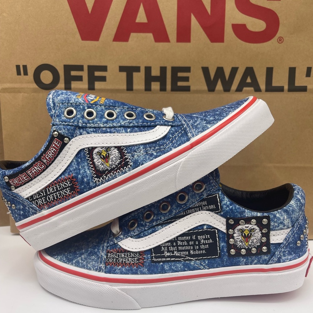 Vans WMNS Old Skool
Cobra Kai Multi/True White Sneakers
VN0A3WKT6GL - Picture 2 of 16